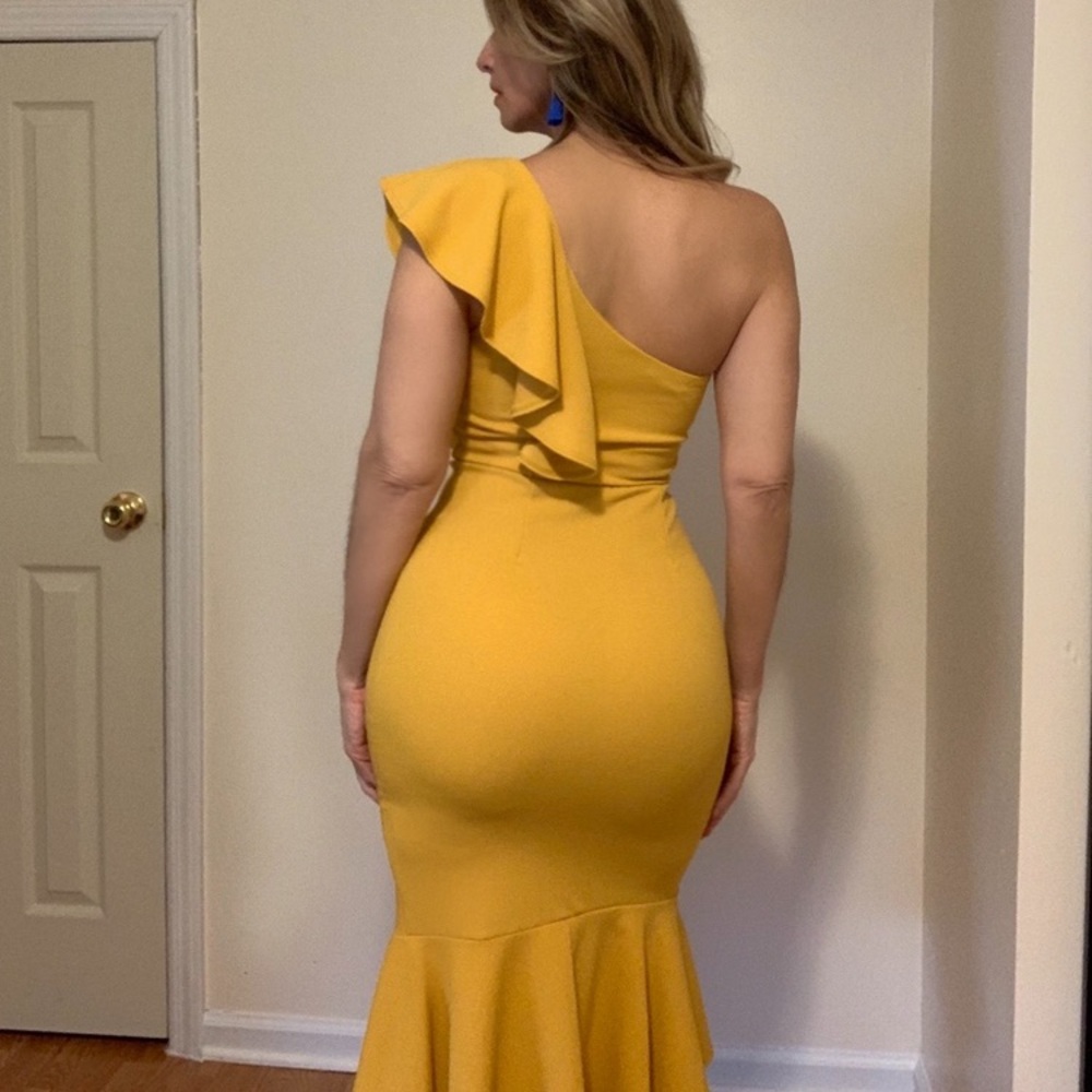 ONE SHOULDER RUFFLE MIDI DRESS - Picture 3 of 4